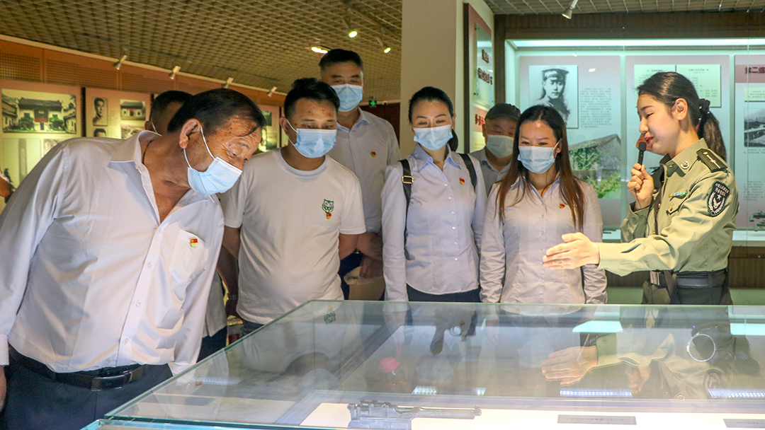 支部联支部|鄂豫皖革命纪念馆与光明社区共同开展主题党日活动